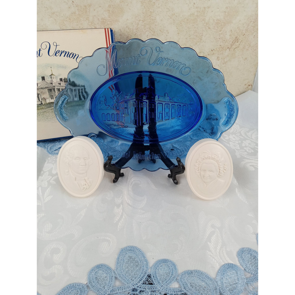 Avon Accents Avon Mount Vernon Plate Oval Blue W 2 Special Occasion